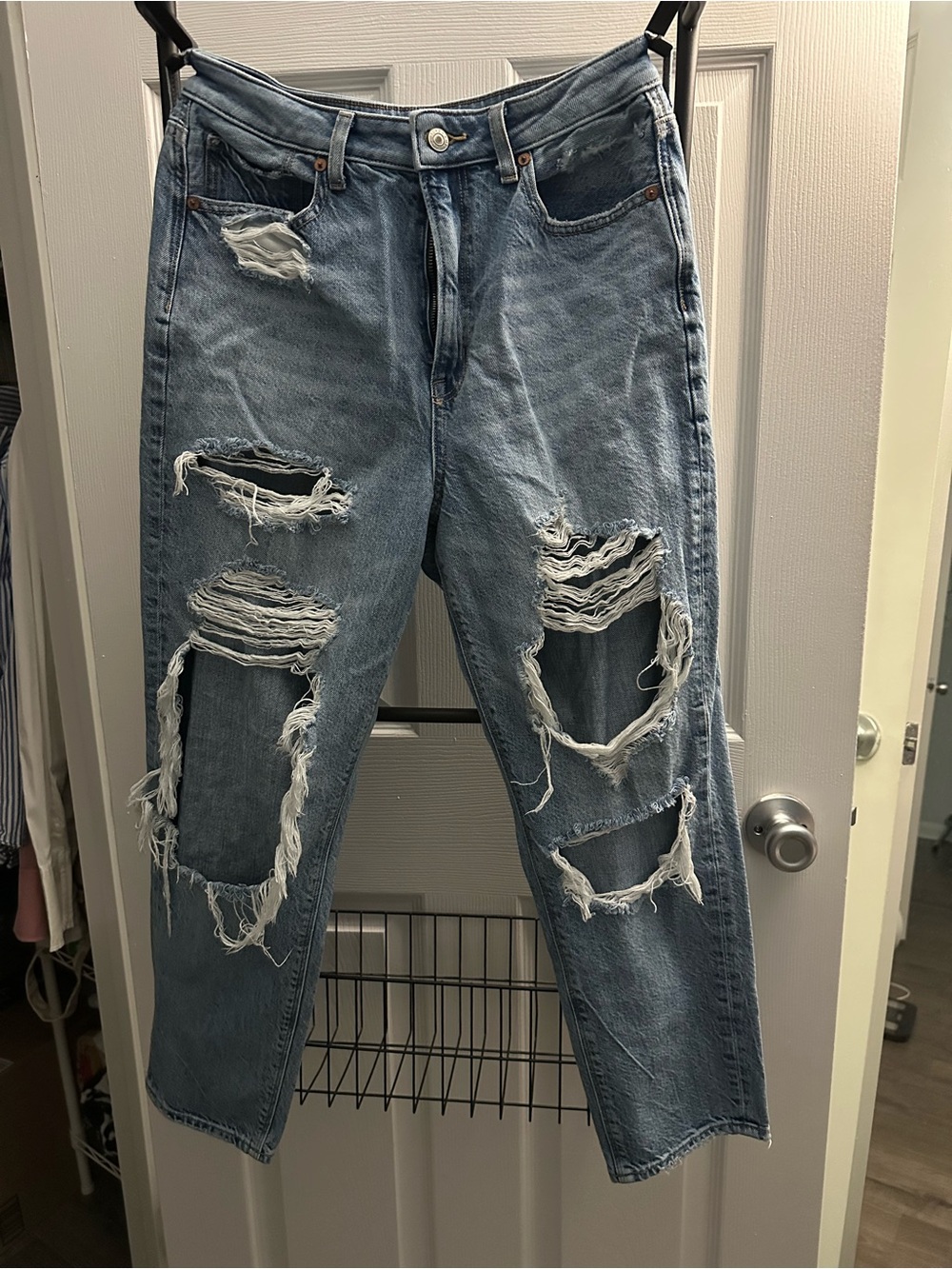 American Eagle High-Waisted Distressed Mom
Jeans - Comfort Stretch Waistband